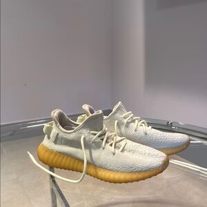 Adidas Yeezy Boost 350 V2 Sneakers